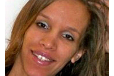 Cưỡng bức người đi đường vì thấy... giống bạn gái cũ